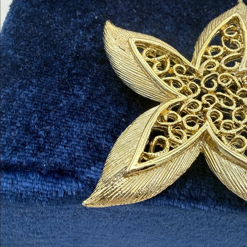 VTG Gerrys goldtone nautical filigree starfish brooch pin 2” costume jewelry
